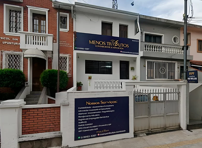 Fachada do escritório Menos Tributos Contabilidade e Advocacia na Rua Goiás, 55, Gonzaga, Santos